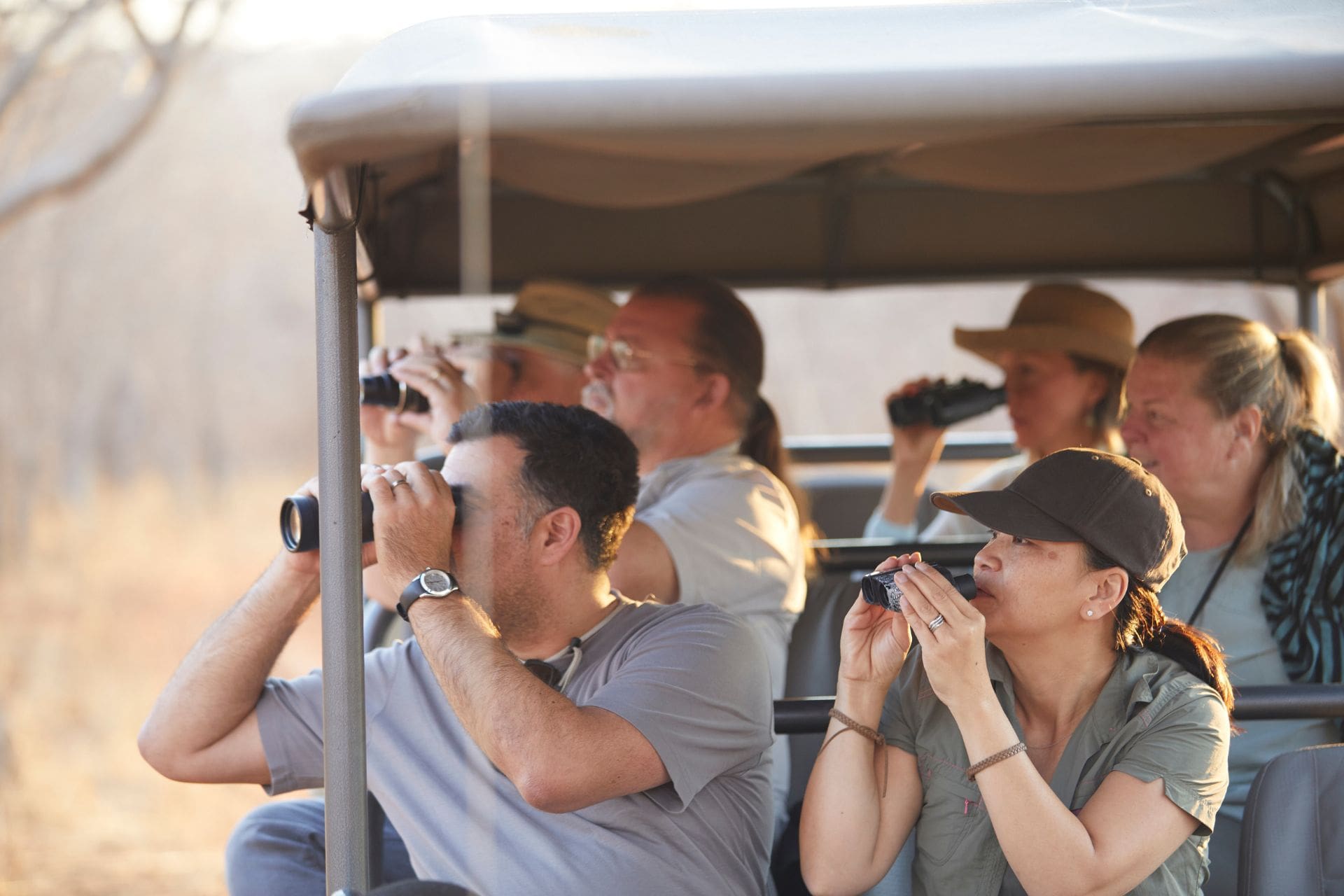 5Days4NightsNairobi-1 tourists-on-safari-tour-victoria-falls-zimbabwe